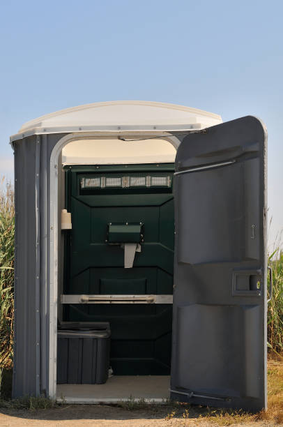 Portable Toilet Options We Offer in Pretty Bayou, FL